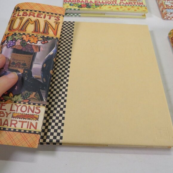 Mary Engelbreit SEASONS full (4)bk collection hardbacks with jackets Like New - Picture 3 of 16